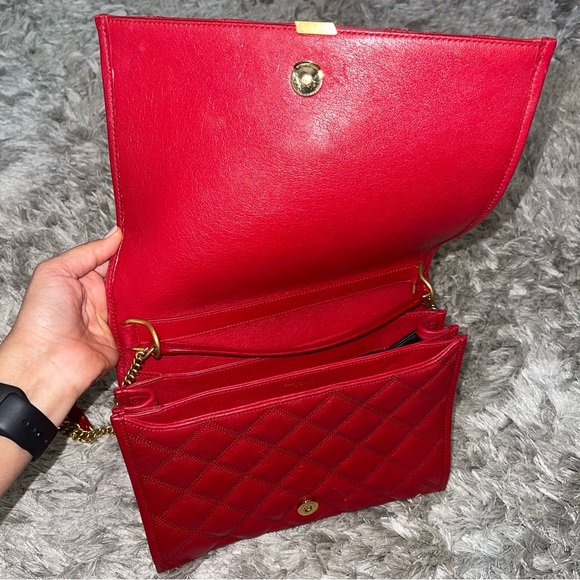 💥SOLD💥SAINT LAURENT
Lambskin Quilted LARGE Becky Chain Bag - Picture 9 of 16